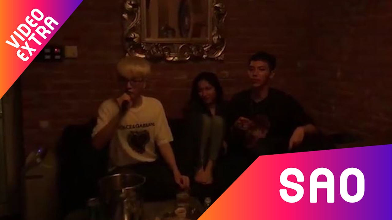 Chi em gia dinh 'Hoa dam but' gay sot voi ban cover 'Bua yeu' hinh anh