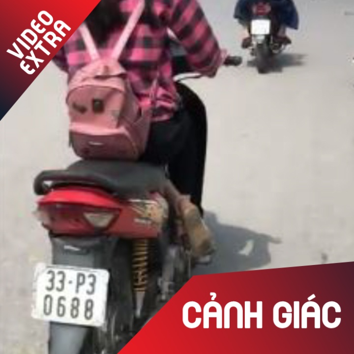 Nu 'ninja' lai xe may vat cheo chan de tranh nang hinh anh