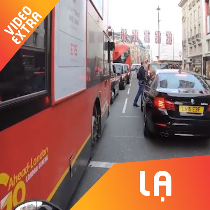 Khoanh khac the hien van minh giao thong cua dan Anh hinh anh