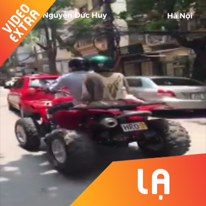 Thanh nien cho vo dao pho bang xe vuot dia hinh hinh anh