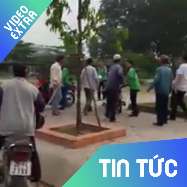 Mau thuan thanh toan tien, tai xe Grab bi khach dam trong thuong hinh anh