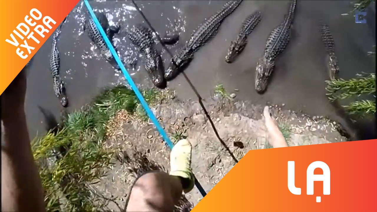 Di tren day bang qua ho ca sau, nguoi dan ong 'thach thuc' tu than hinh anh