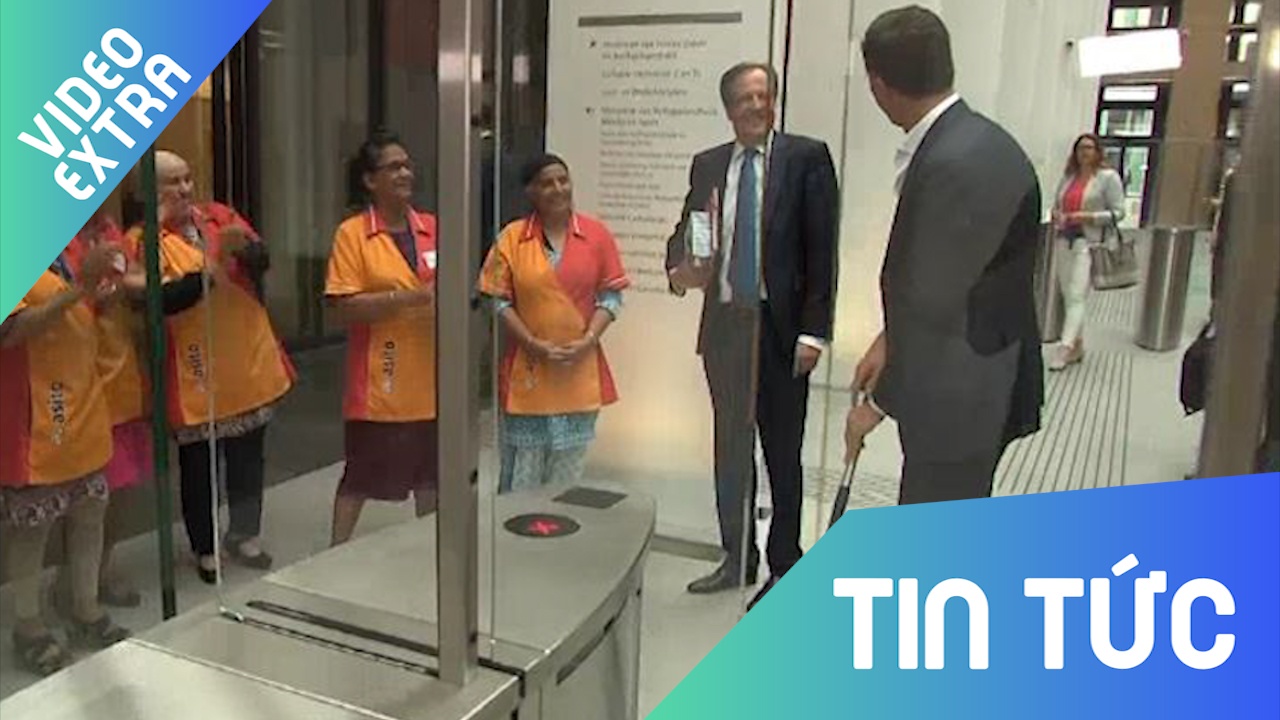 Thu tuong Ha Lan 'gay sot' khi tu lau ca phe do tren sanh hinh anh