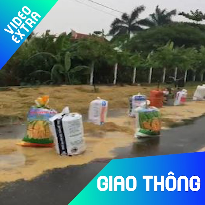 Nguoi dan phoi lua 'chay mua' ngay tren le duong hinh anh