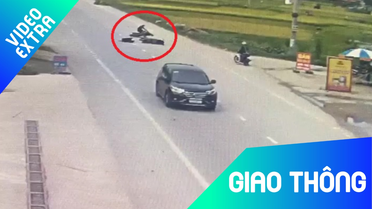 Sang duong bat can, nguoi phu nu gay tai nan cho nguoi di duong hinh anh