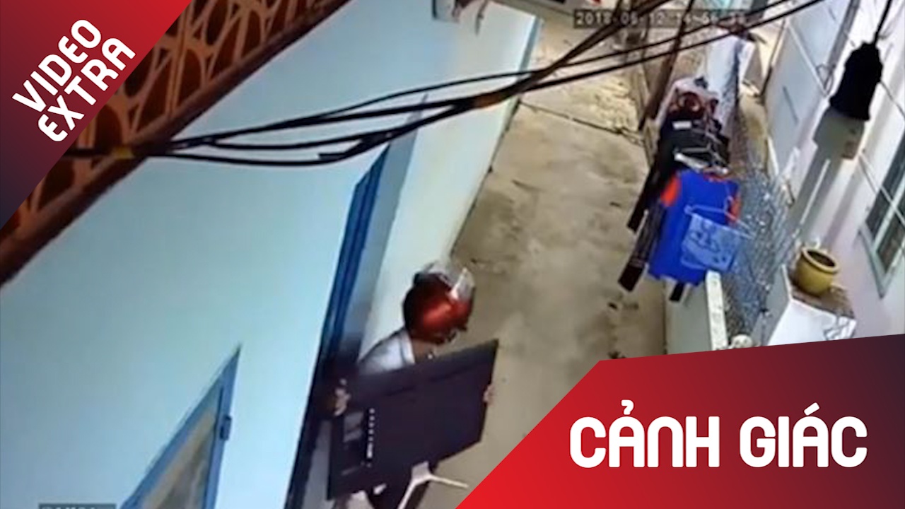 Nguoi dan ong trom TV truoc them World Cup hinh anh