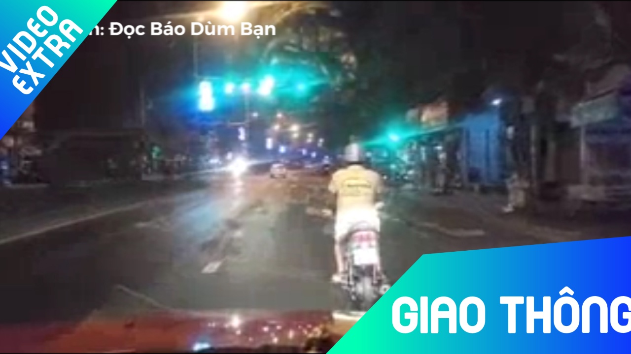 Nguoi dan ong danh vong, thach thuc tai xe ngoi tren oto hinh anh