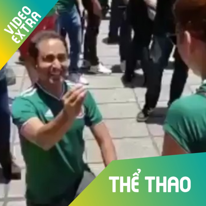 Fans Mexico cau hon sau khi doi nha thang Duc hinh anh