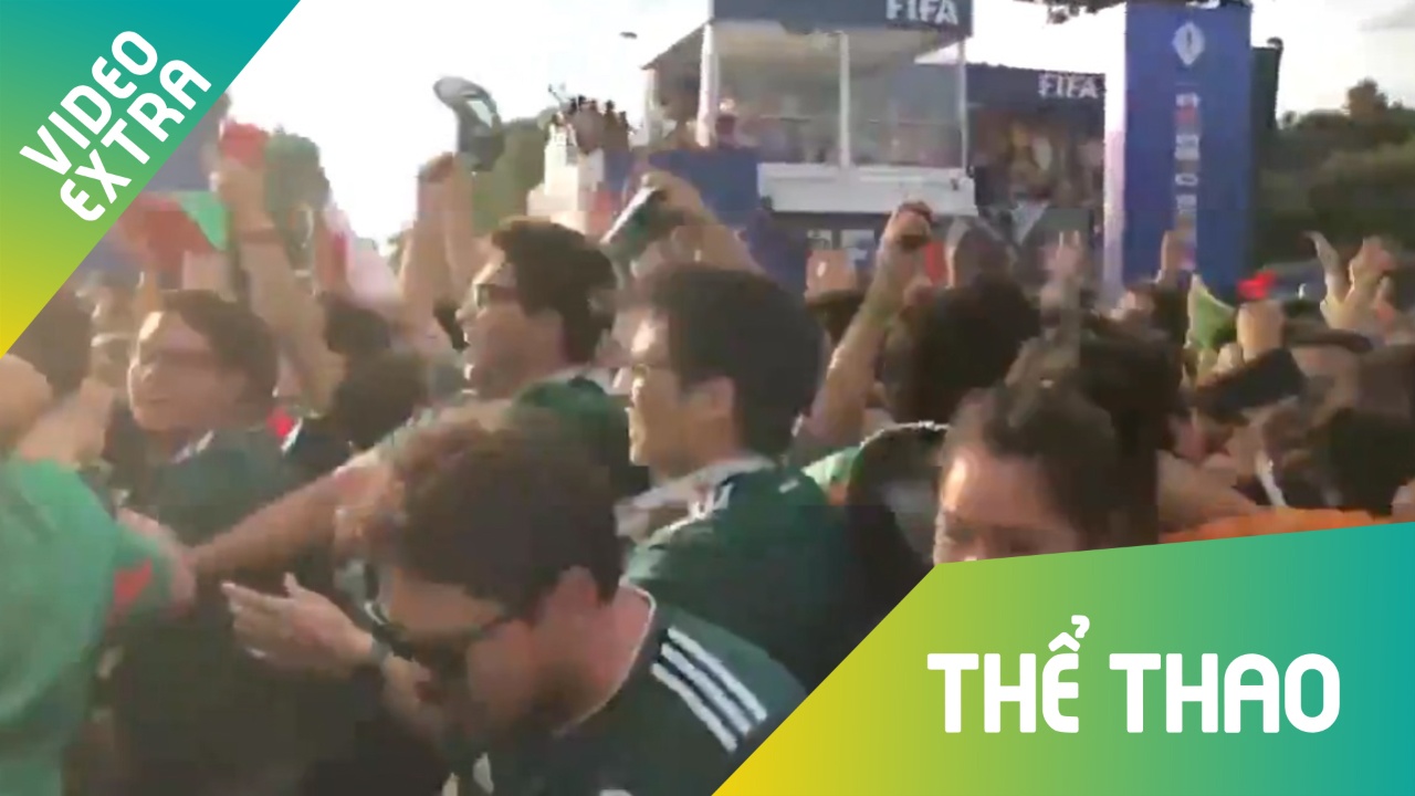 Fans Mexico bung no khap dat nuoc sau khi ha Duc hinh anh
