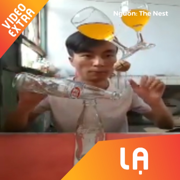 Anh chang Trung Quoc can bang moi thu tren dau hinh anh