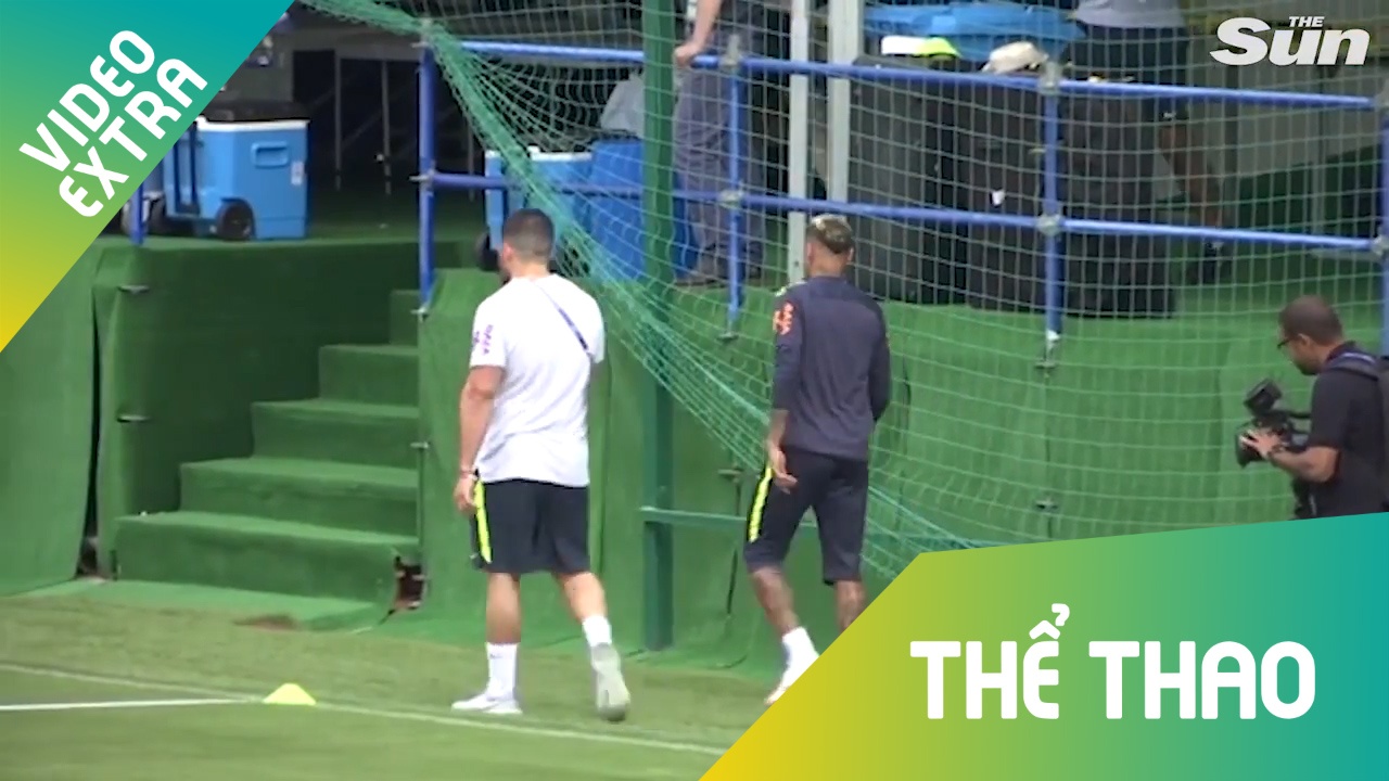 Neymar 'nhan nho' roi san sau gan 10 phut tap luyen hinh anh