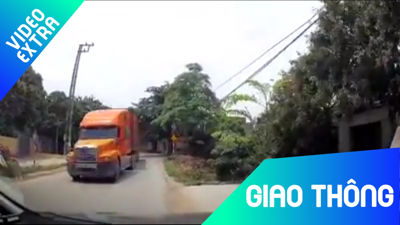 Suyt mat mang vi doan container lach au hinh anh