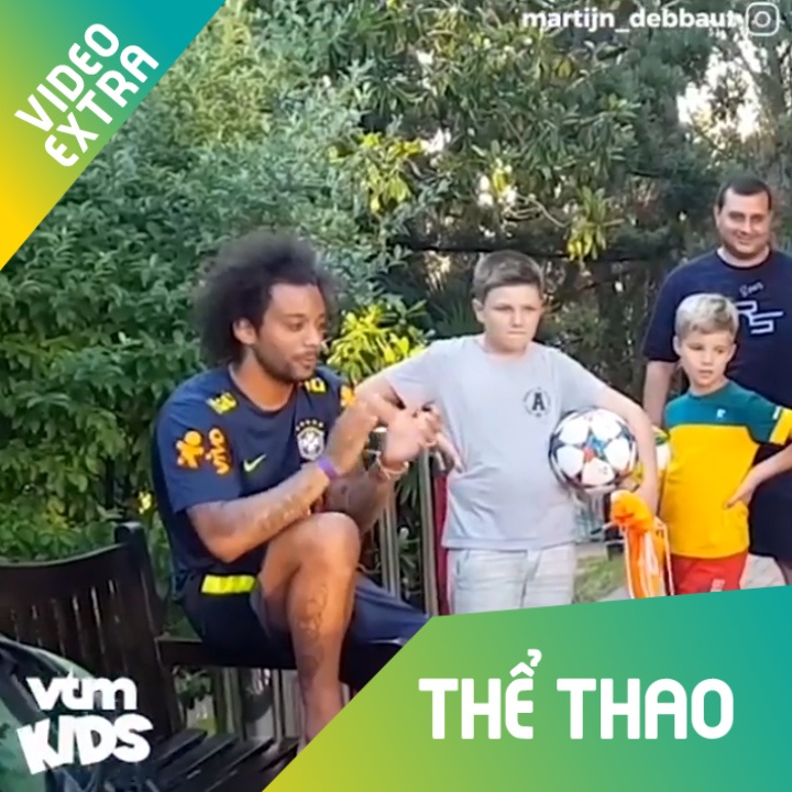 Marcelo 'ngan ngo' xem fan bieu dien ky thuat hinh anh
