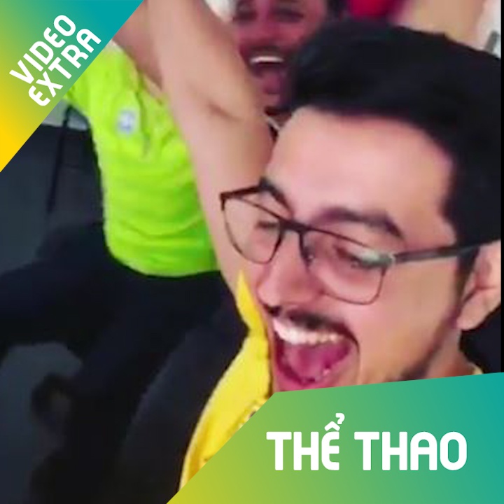 Nguoi ham mo Brazil vo oa voi ban thang phut bu gio cua Neymar hinh anh