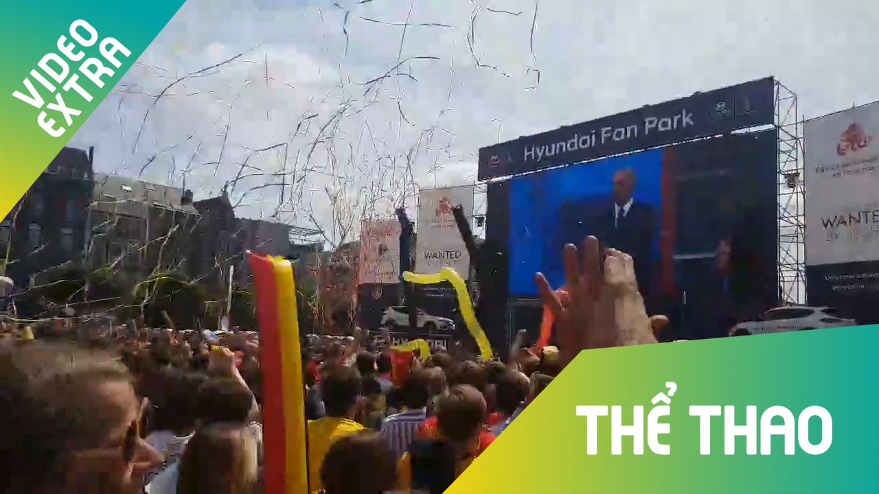 Fan Bi gao thet voi ban thang cua Hazard hinh anh