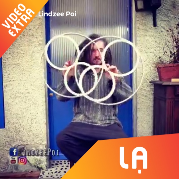 Anh chang dieu khien nhung chiec vong nhu ma thuat hinh anh