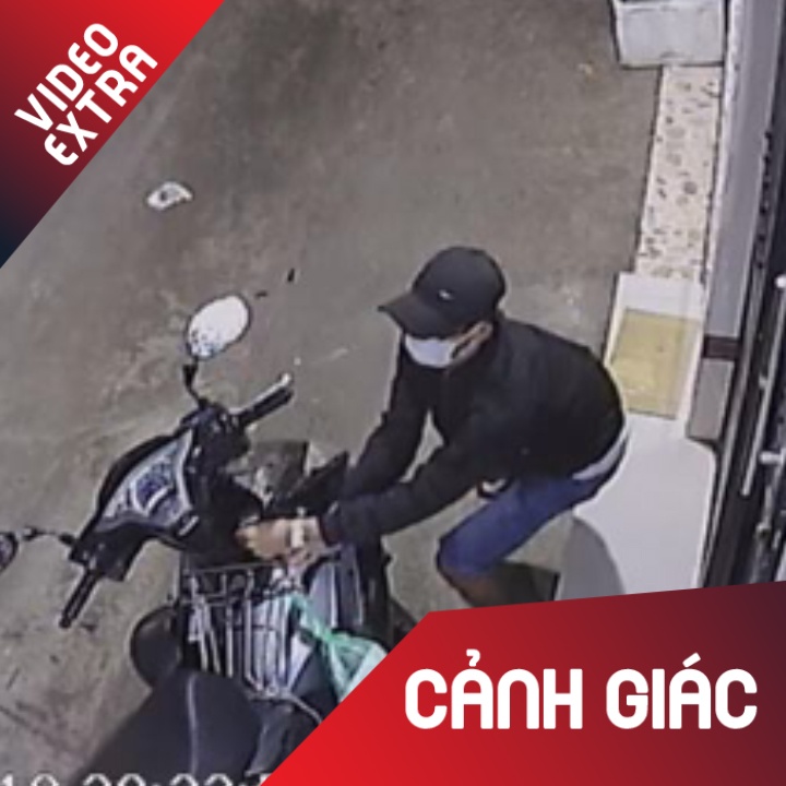 Ten trom xe tay ga be khoa roi phong len xe chay nhanh nhu chop hinh anh