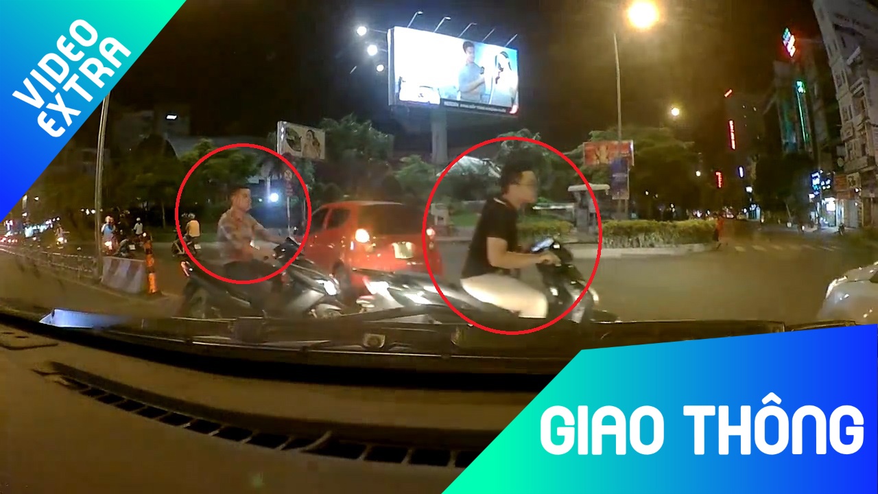 2 thanh nien khong doi non, vuot den do nhung CSGT lai o ngay sau hinh anh