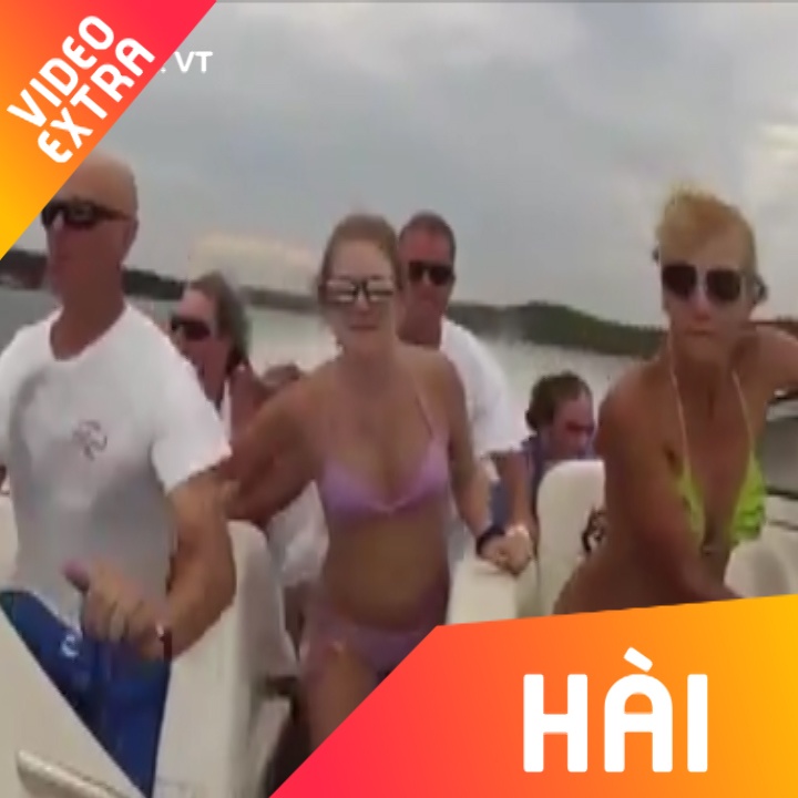 Doan khach te sap ngua khi cano cao toc thang gap hinh anh