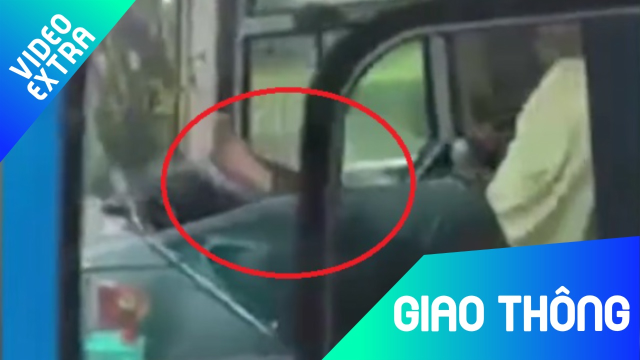 Lai xe bang chan tren cao toc Trung Luong, tai xe da bi cho nghi viec hinh anh