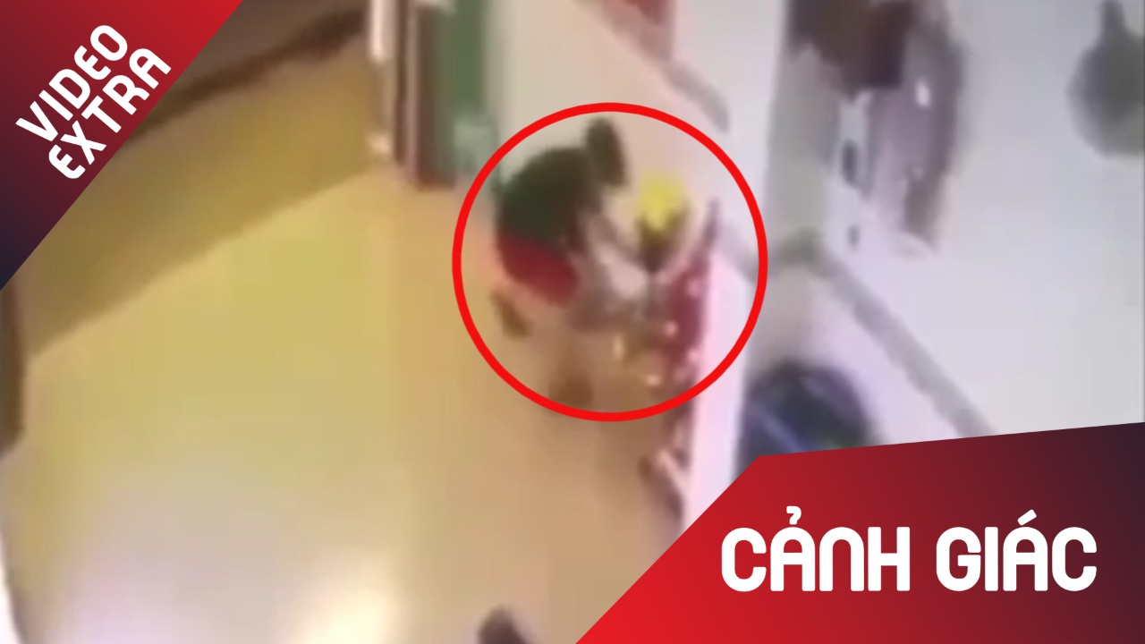 Xong vao nha dan cuop binh hoa, lu huong tren ban tho hinh anh