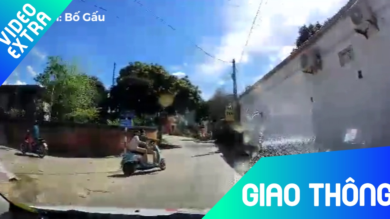 Co gai lao ra tu hem lam tai xe so khiep via hinh anh