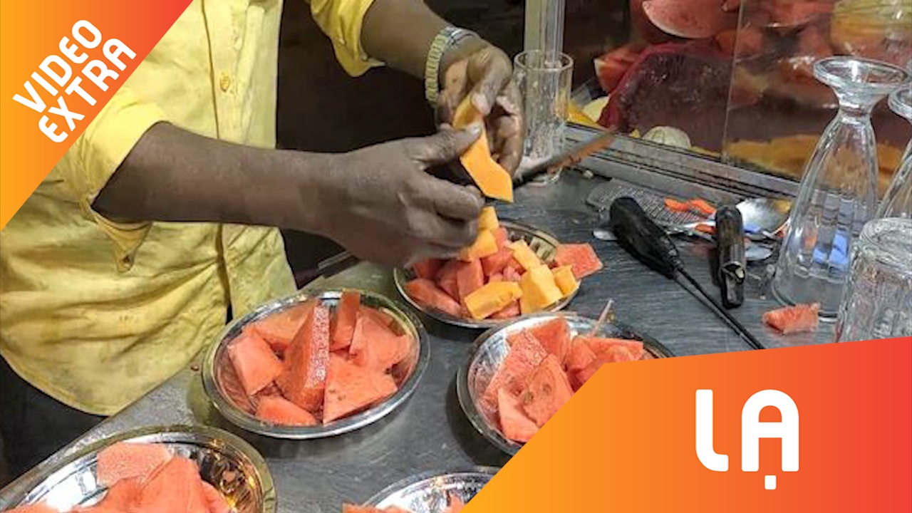 Nguoi dan ong cat trai cay chinh xac tung ly hinh anh