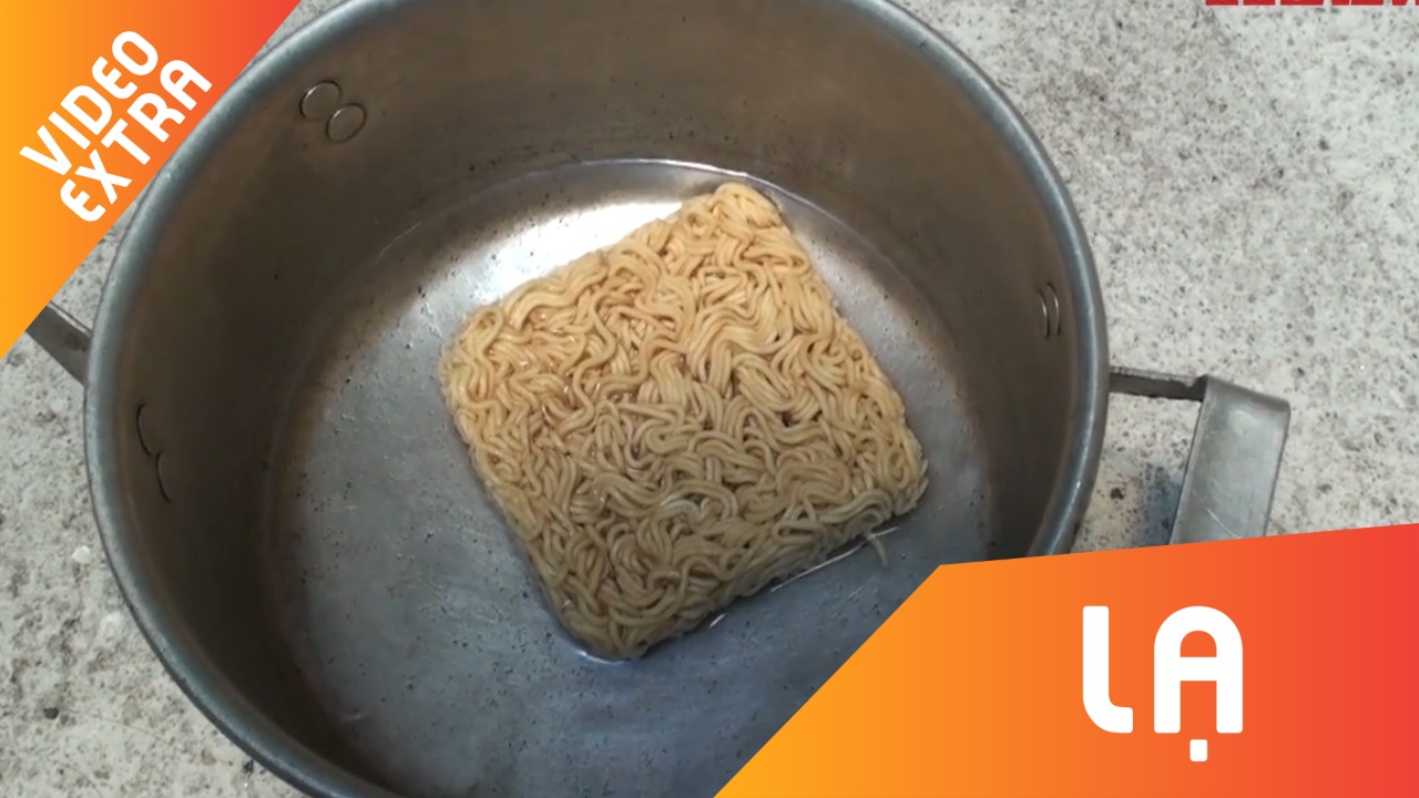 Nau chin my tom duoi troi nang nong hon 40 do C tai Ha Noi hinh anh