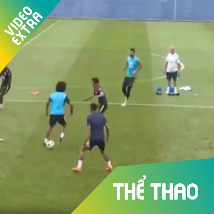 Marcelo chuyen bong bang got chan dep mat tren san tap hinh anh