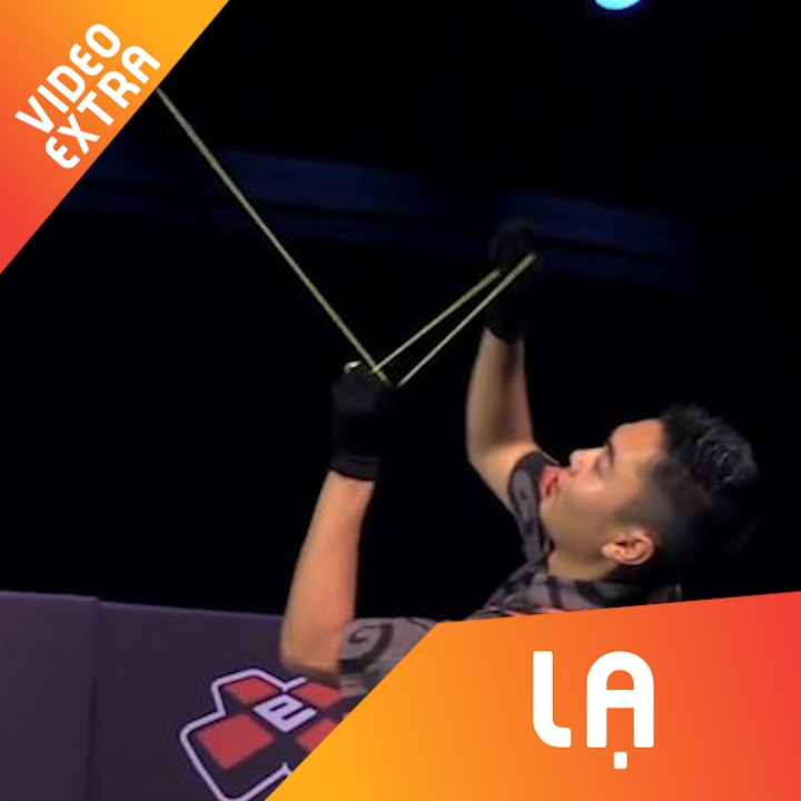 Chang trai 'gay' guitar dien bang yoyo dieu nghe hinh anh