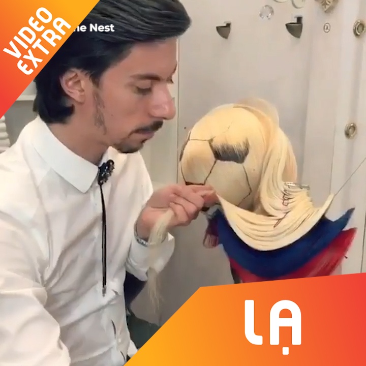 Nghe si tao mau toc hinh trai bong World Cup hinh anh