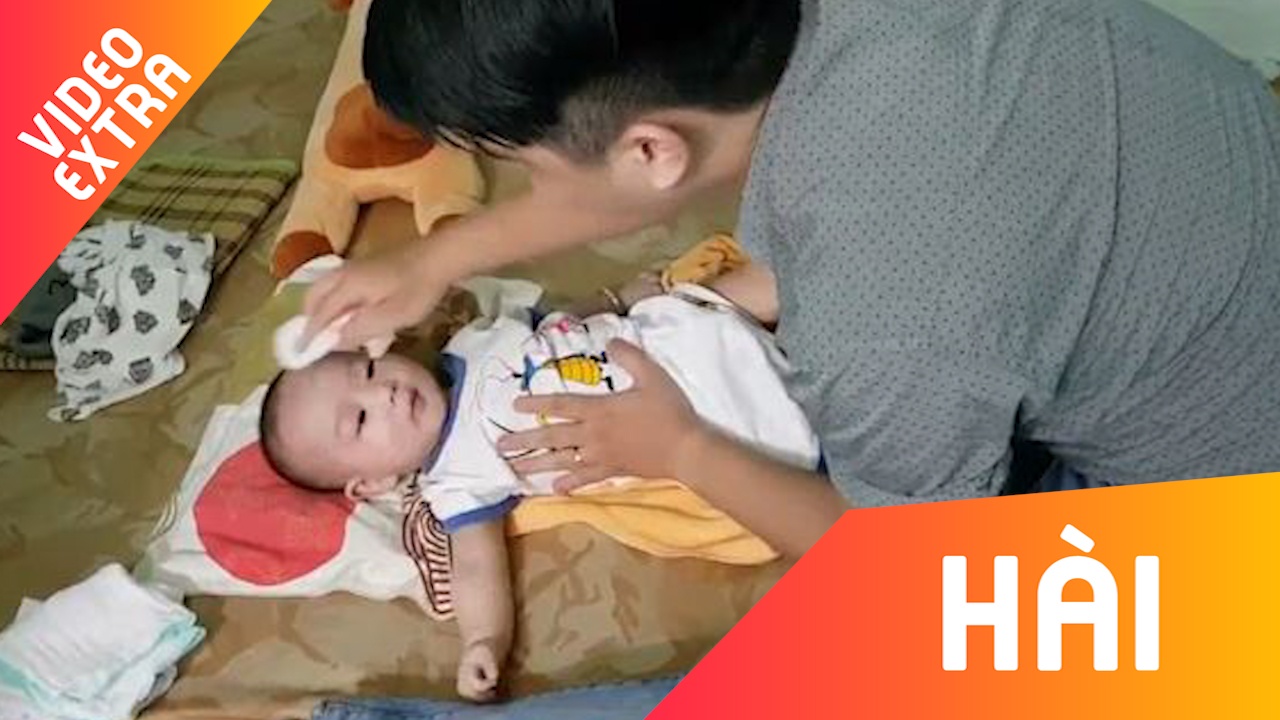 Chang trai dung nhac rap ru ngu em be hinh anh