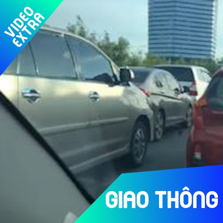 Ba oto dau noi duoi tren cao toc Long Thanh - Dau Giay hinh anh