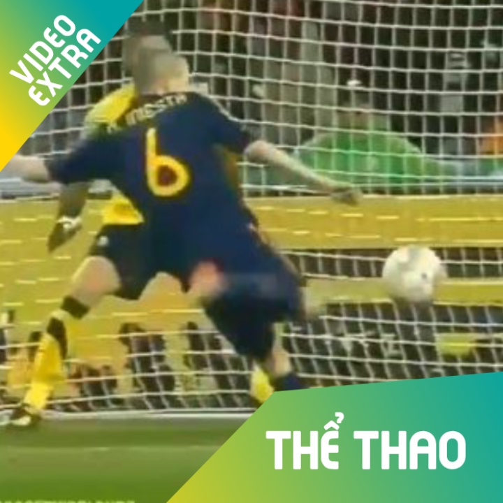 Khoanh khac 'goi ten' 3 nha vo dich World Cup cac nam truoc hinh anh