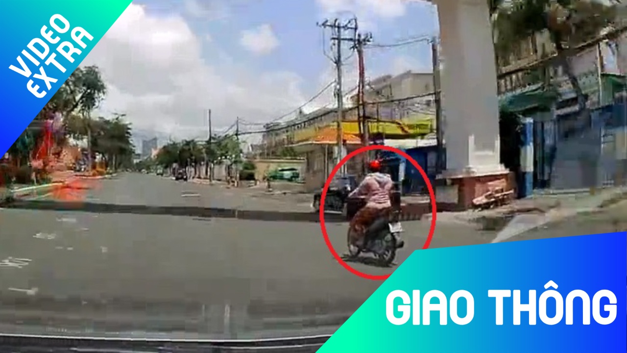 Sang duong khong quan sat, nguoi phu nu bi oto dam nga hinh anh