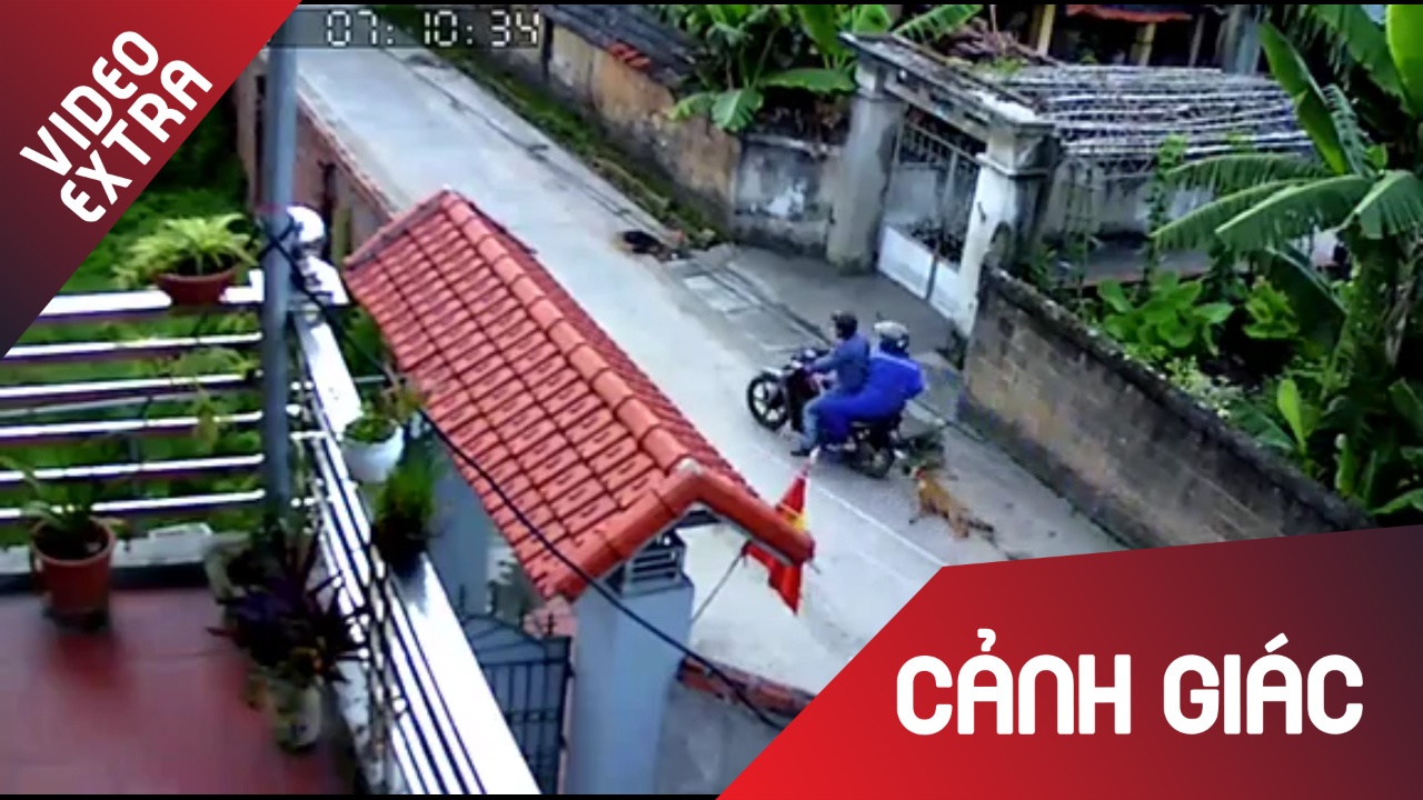 Cau tac di xe may quang thong long trom cho trong 1 not nhac hinh anh