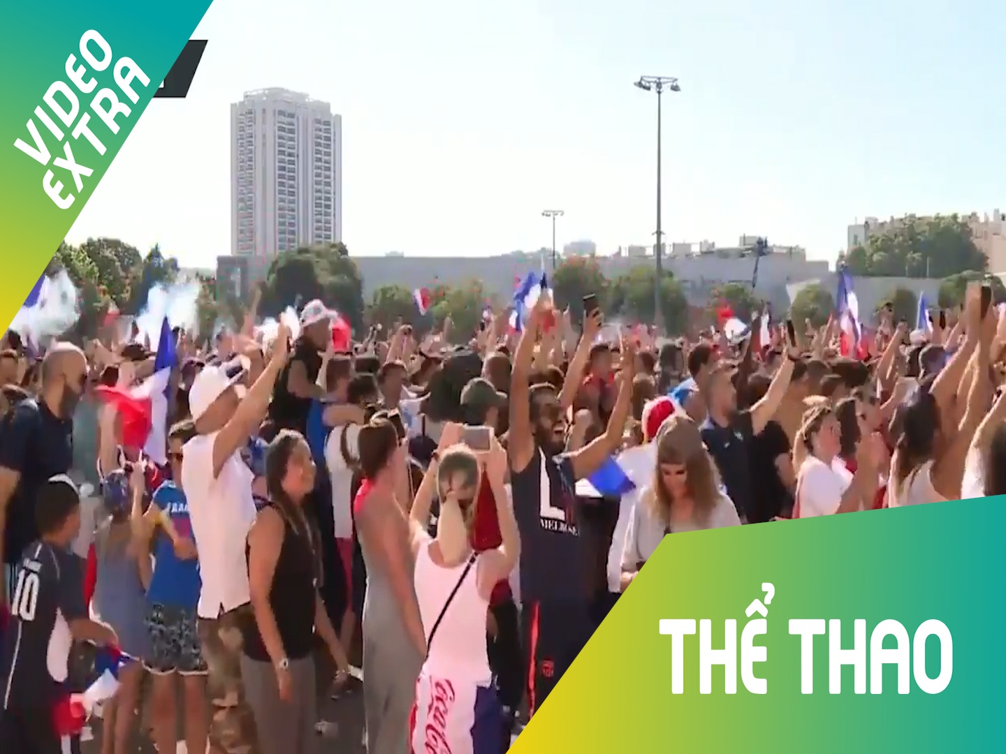 So do mau lua cua fan Phap va Croatia trong tran chung ket hinh anh