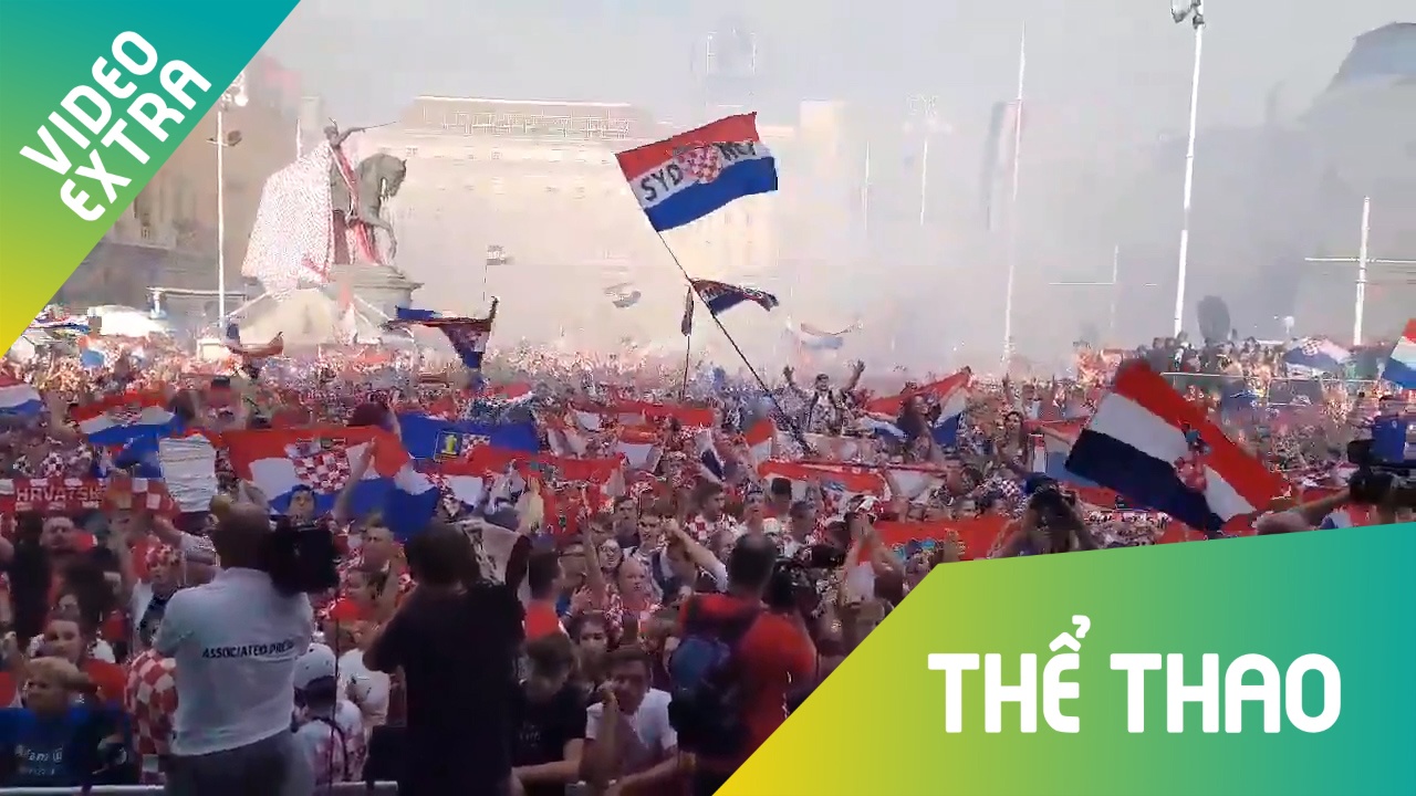 CDV Croatia dung bon tam giua duong, an mung sau khi tran dau ket thuc hinh anh