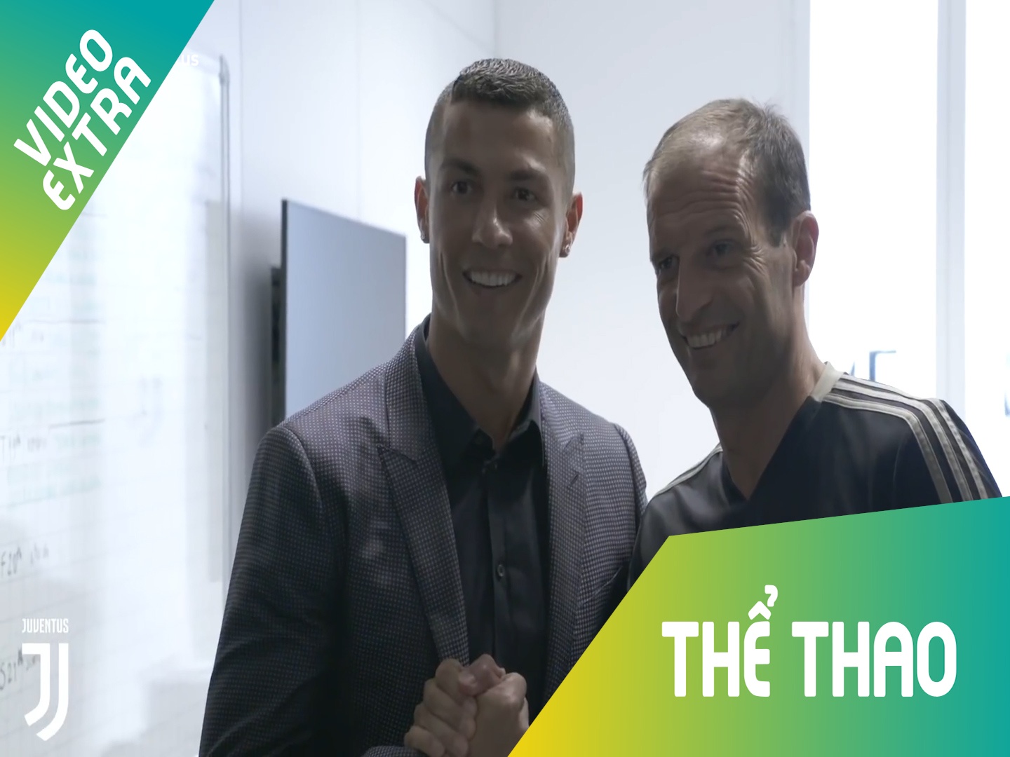 Lan dau tien Ronaldo gap go cac dong doi tai Juventus hinh anh