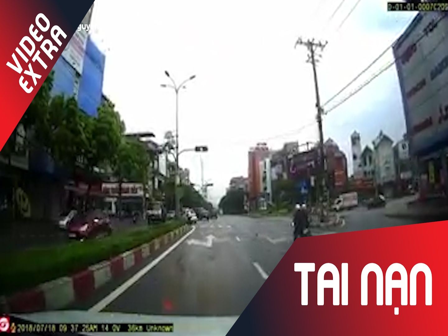 Phanh tren duong tron, xe may nga ngay truoc dau xe oto hinh anh