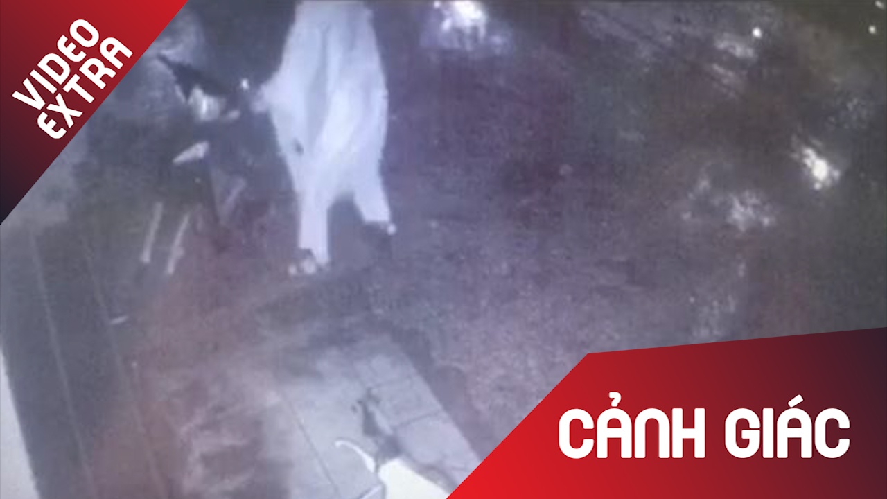 Trom mac ao mua, dat xe chi trong vai giay hinh anh