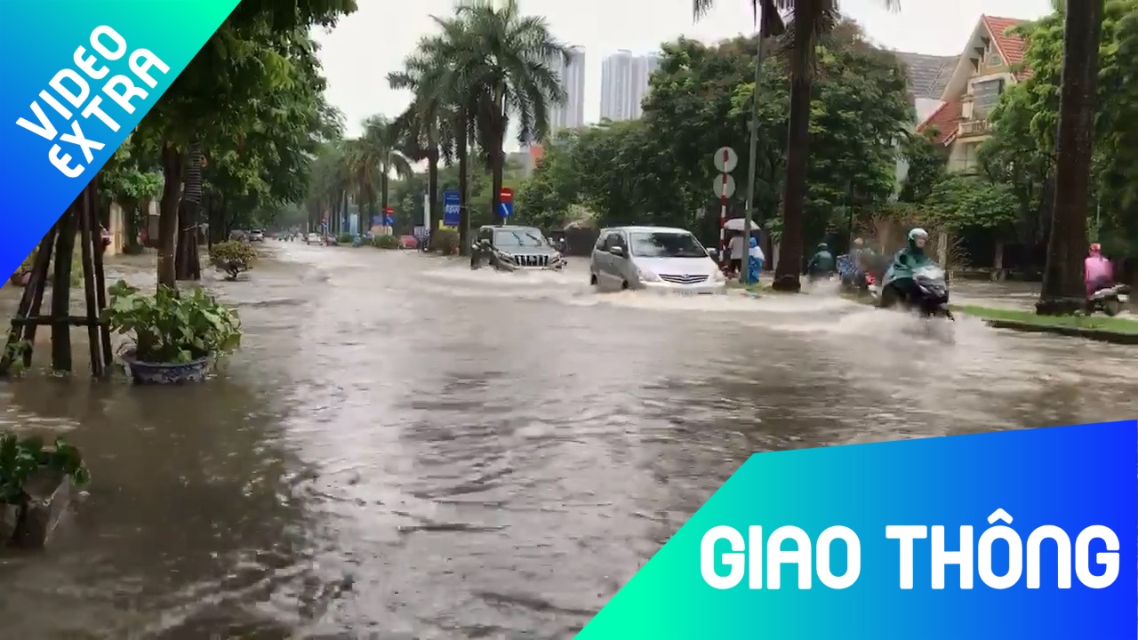 Pho Ha Noi thanh song sau mua lon hinh anh