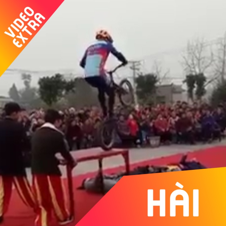 Suyt phai 'chau troi' vi chap nhan thu thach xe mao hiem hinh anh