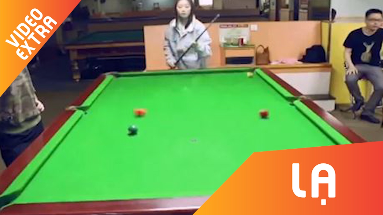 Co gai danh moi bi vao lo chi trong mot co hinh anh