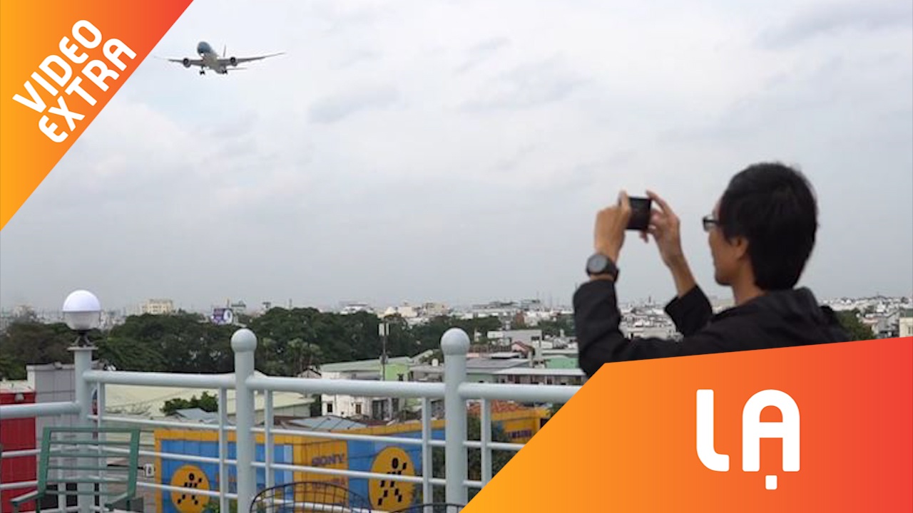 Ca phe ngam may bay tai TP.HCM hinh anh