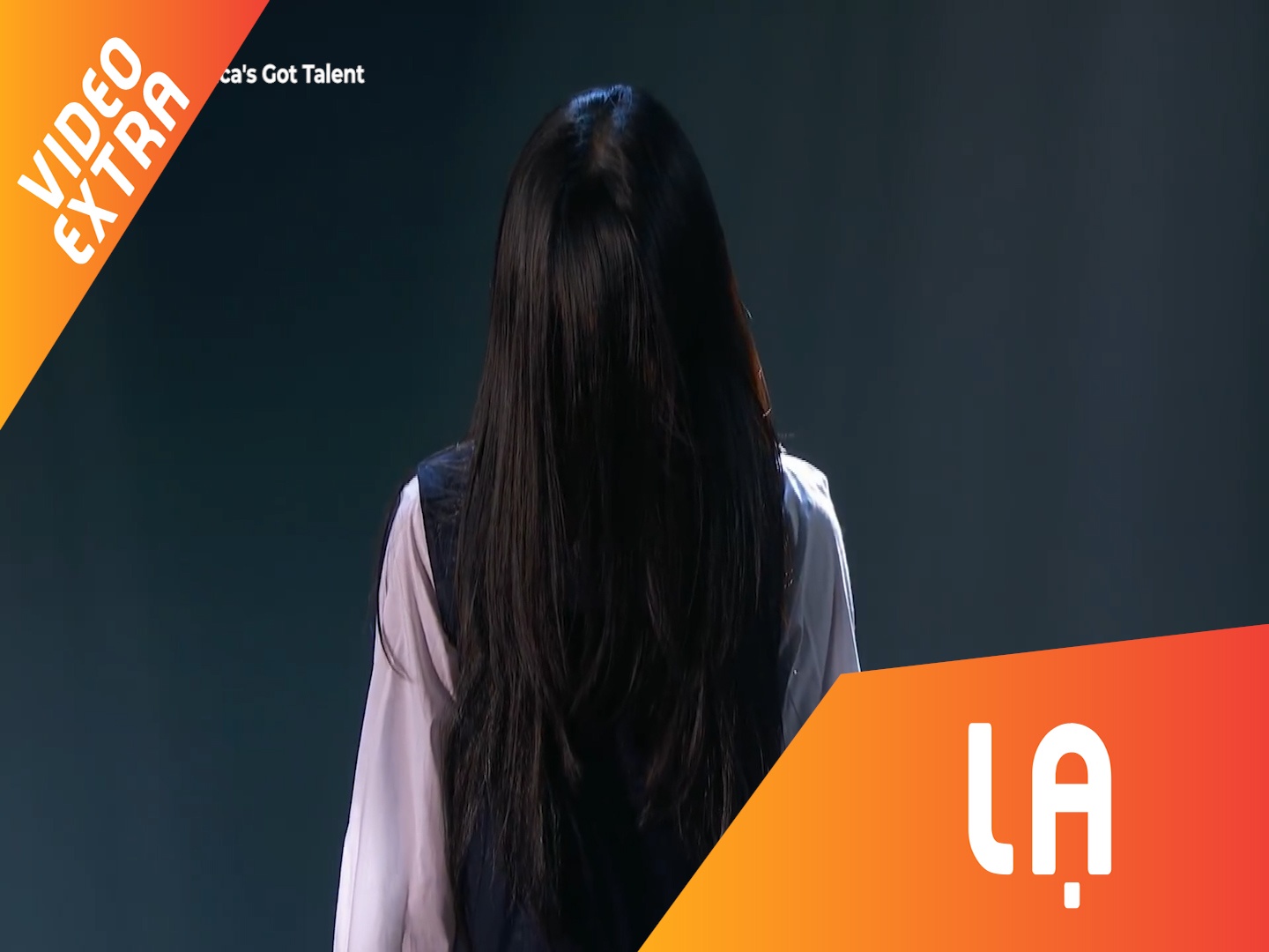 Co nang ma quai tro lai khien Mel B chay khoi san khau hinh anh