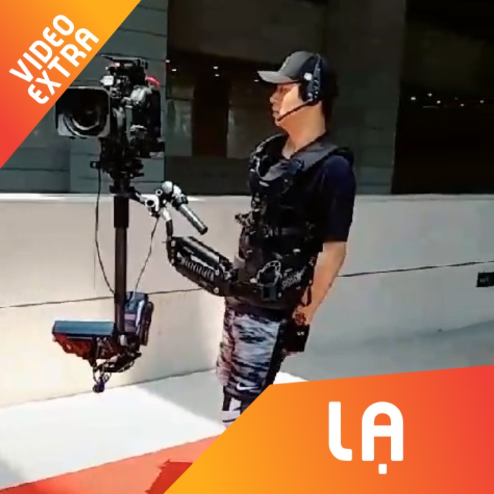 Bo giap chuyen dung giup quay phim khong dung tay hinh anh