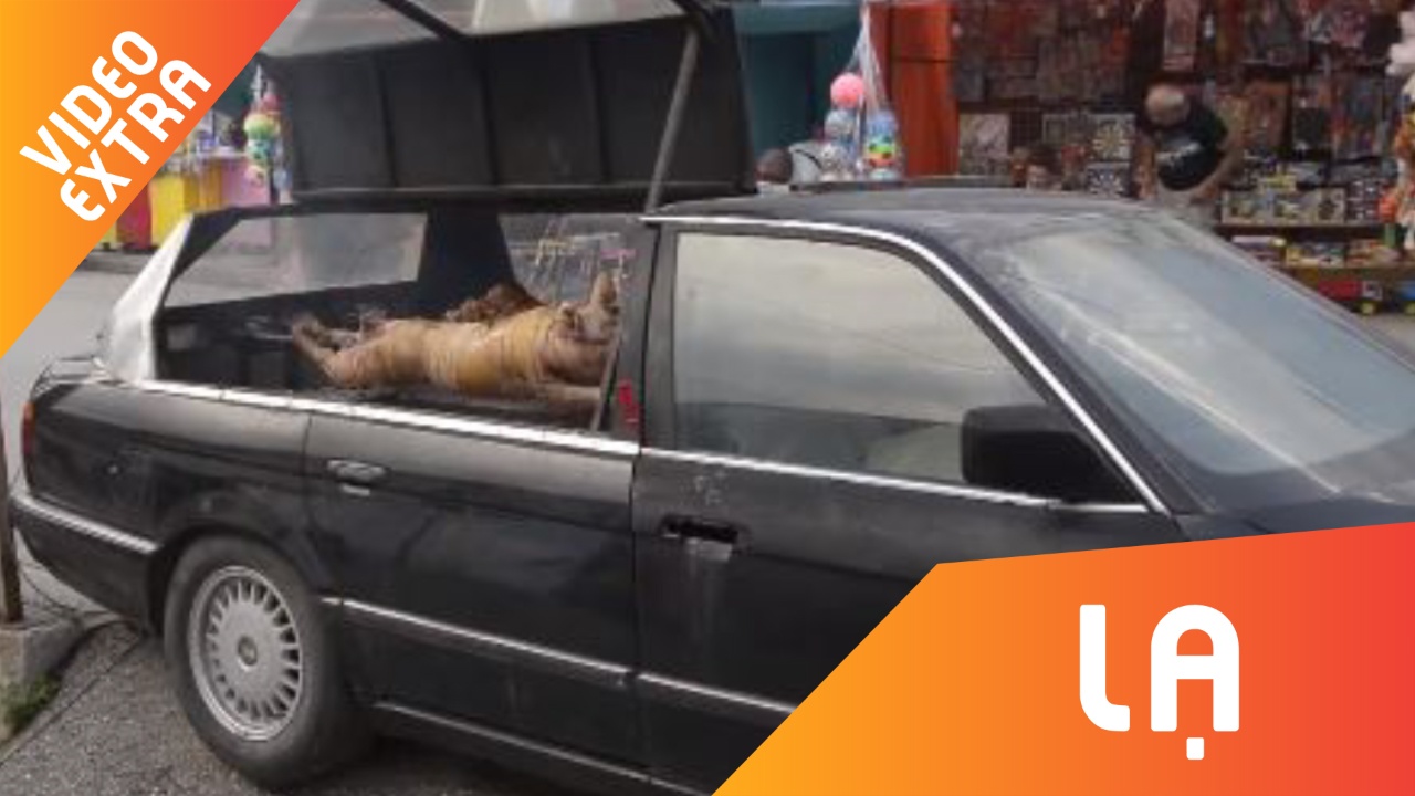 Chu xe bien oto cua minh thanh lo nuong di dong hinh anh