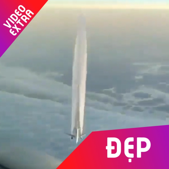 Vet trang dep tren bau troi ve bang may bay di qua hinh anh