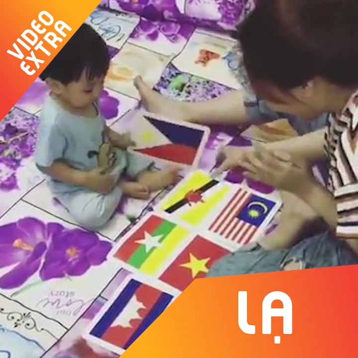 Em be 1 tuoi nhan biet thanh thao la co cac nuoc hinh anh